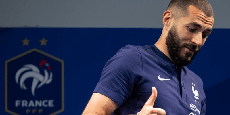 Mâu thuẫn cá nhân với HLV Didier Deschamps
