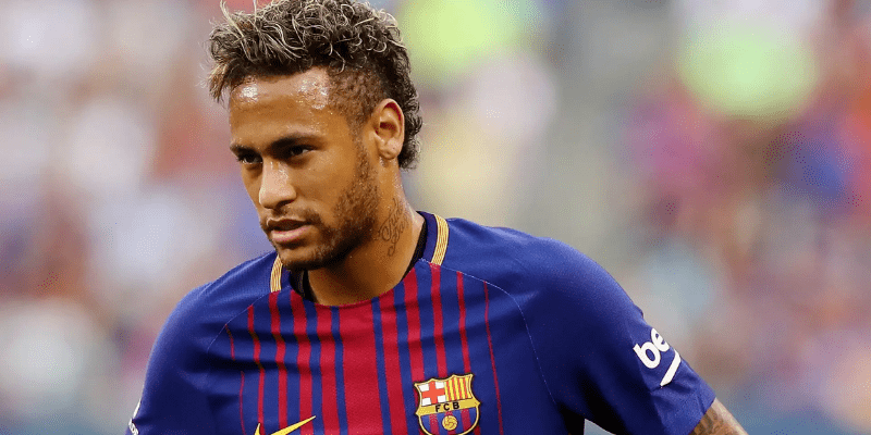 Neymar bị chỉ trích vì lý do gì khi rời Barca