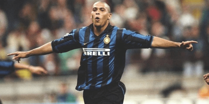 Nguồn gốc biệt danh Người ngoài hành tinh của Ronaldo